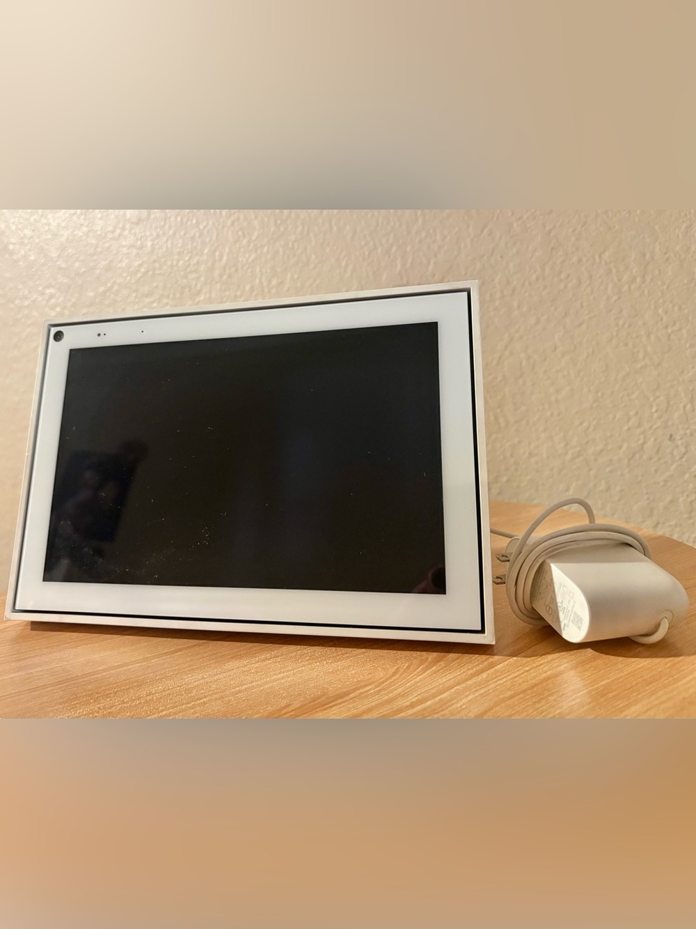 Facebook Portal Mini White- Smart Video Calling 8” Touch Screen Display